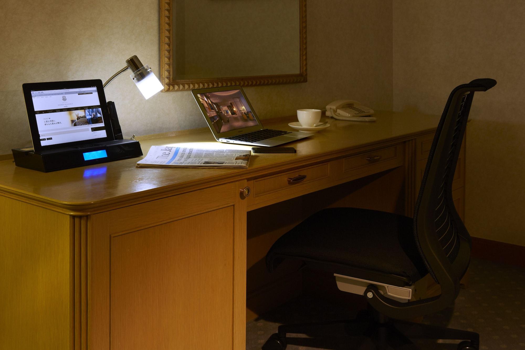 Hotel Agora Regency Osaka Sakai Sakai  Exterior photo A typical hotel room with a work desk
