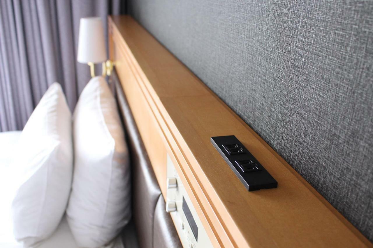 Hotel Agora Regency Osaka Sakai Sakai  Exterior photo A remote control for a motorized bed